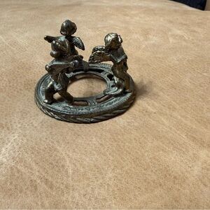 Beautiful Angelic Metal 3 Cherub Watch Holder / Stand Playing String Instruments